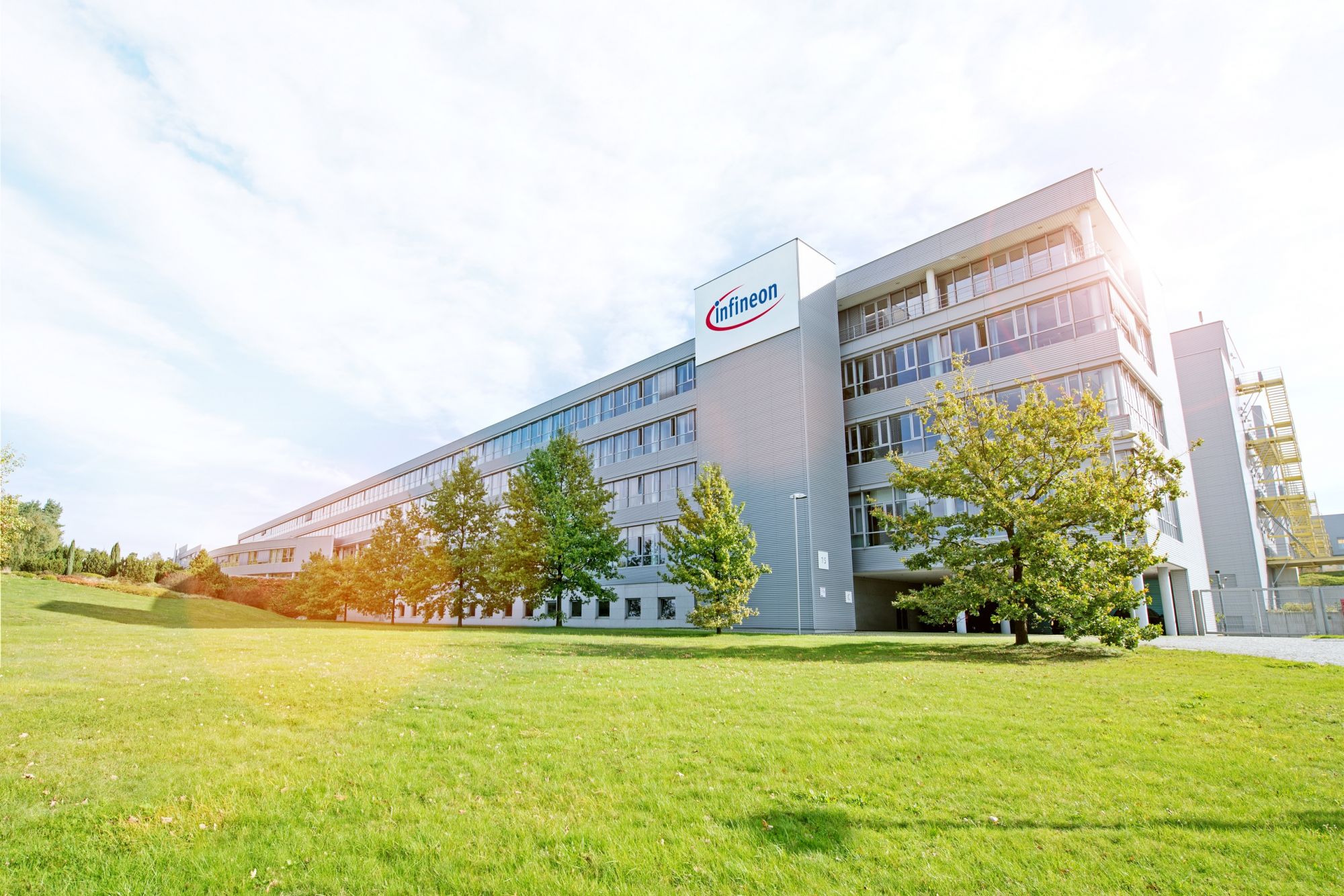 Infineon presents user-friendly LCC design tool